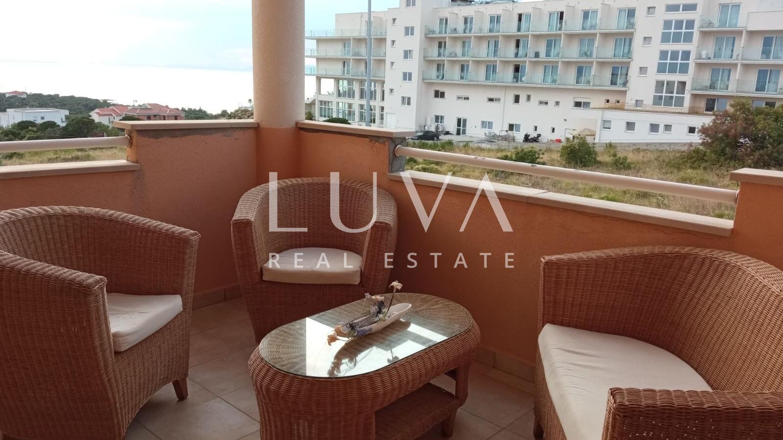 Pag, Novalja, dvosoban stan s pogledom na more, 58 m2