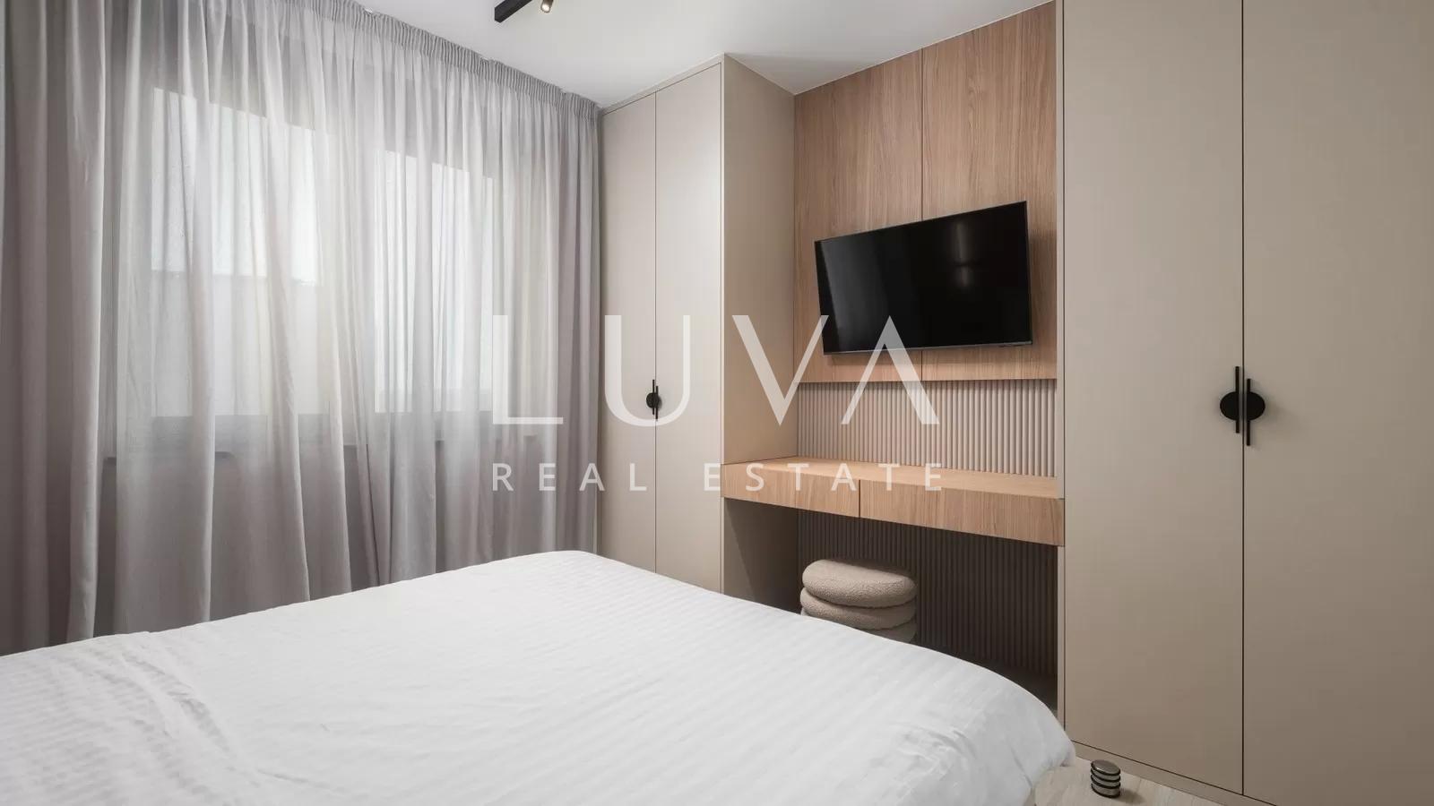 Zadar, Petrčane, luxury penthouse with roof terrace, 161.6 m²