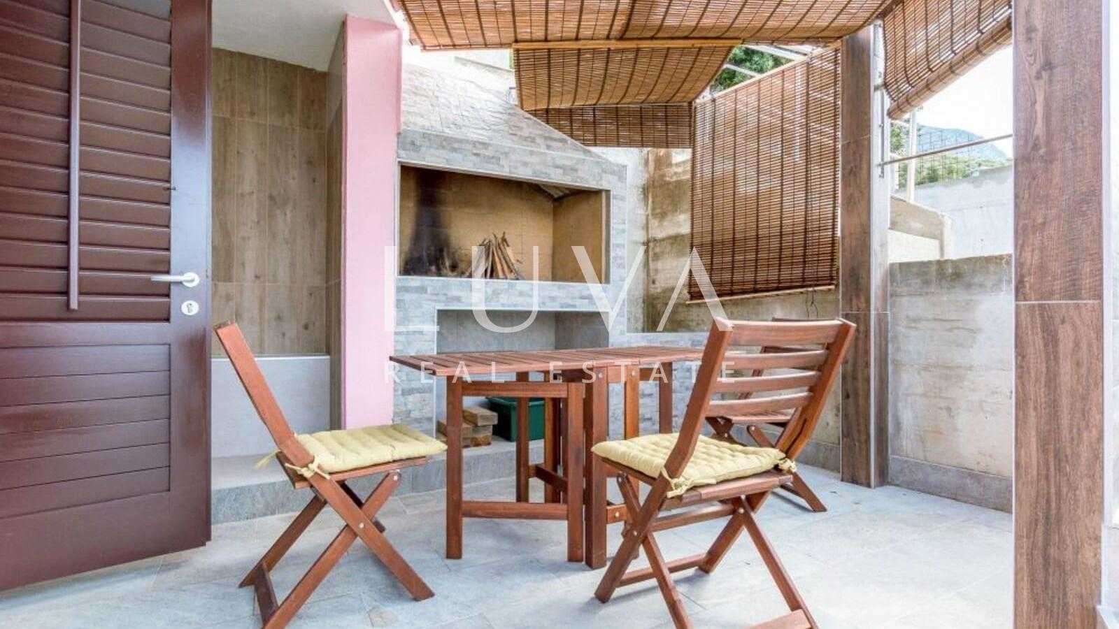 Omiš, Stanići, seafront house with pool for sale