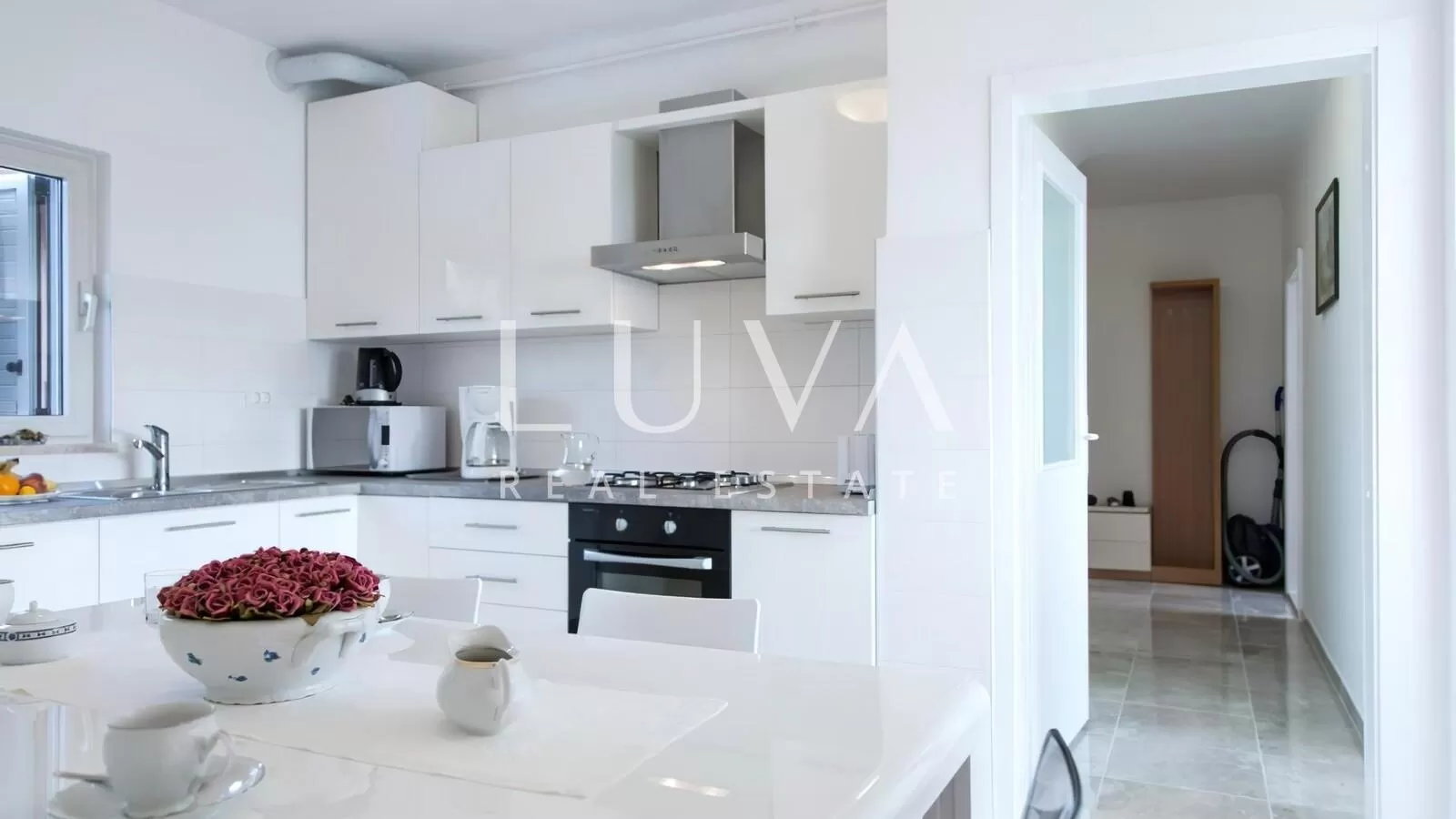 Pula, izvanredna apartmanska kuća s bazenom na prodaju