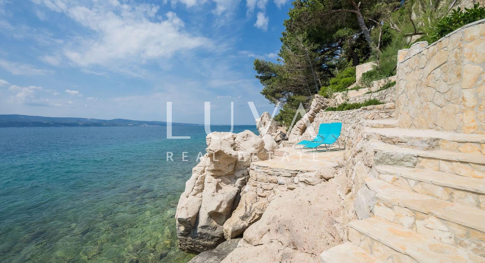 Omiš, Stanići, seafront house with pool for sale