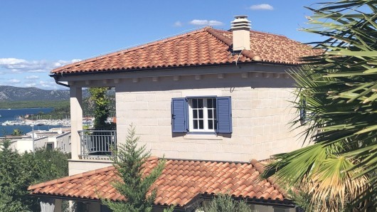 Murter, Betina, luksuzna kuća 148m2 s bazenom na prodaju