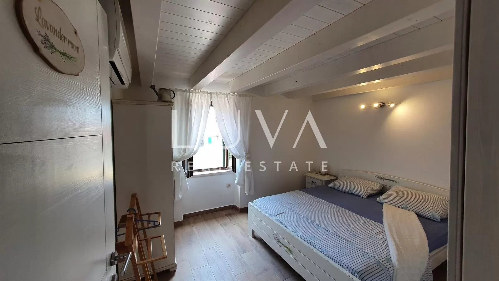 Hvar, Vrbanj – Authentisches Steinhaus mit Pool zu verkaufen