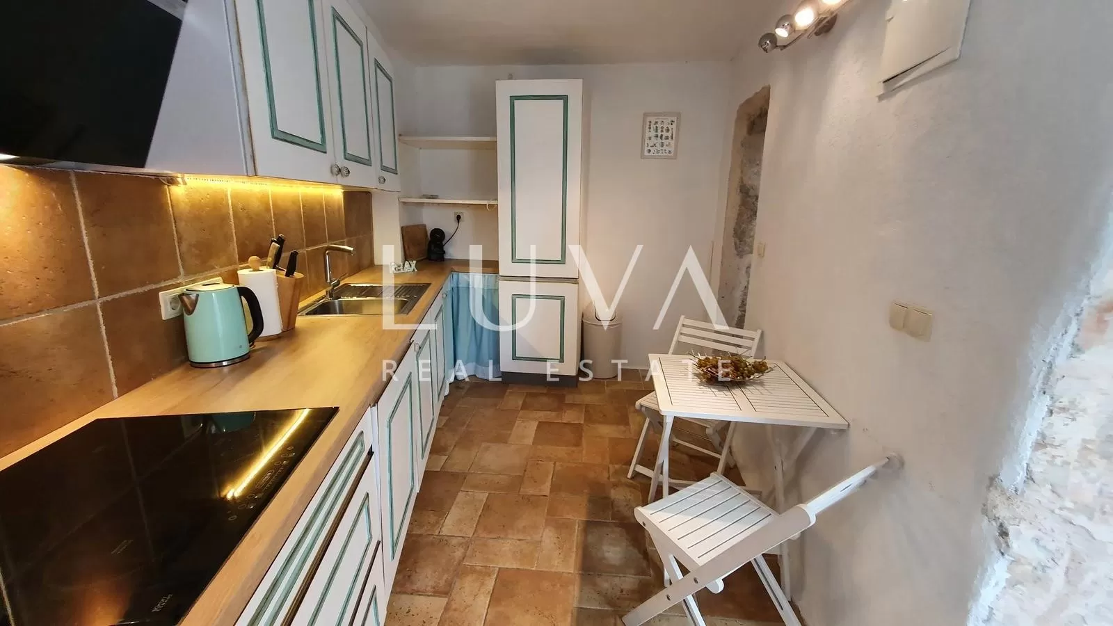 Hvar, Vrbanj – Authentisches Steinhaus mit Pool zu verkaufen