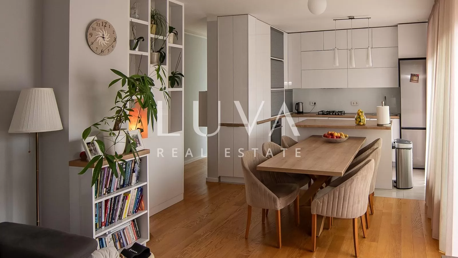 Stenjevec, Wohnung zum Verkauf, 93 m², vier Zimmer mit Terrasse und Parkplatz