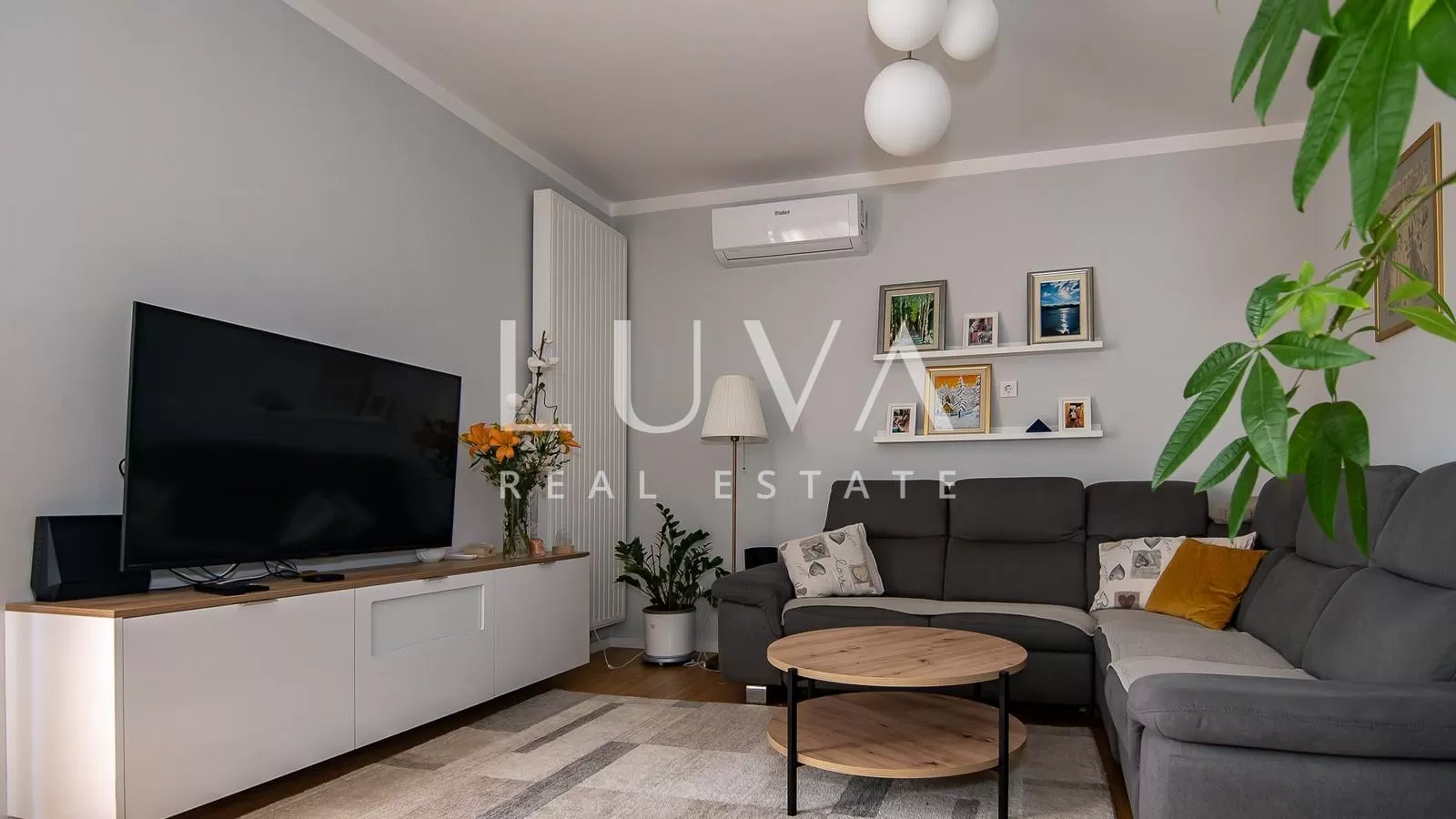 Stenjevec, Wohnung zum Verkauf, 93 m², vier Zimmer mit Terrasse und Parkplatz