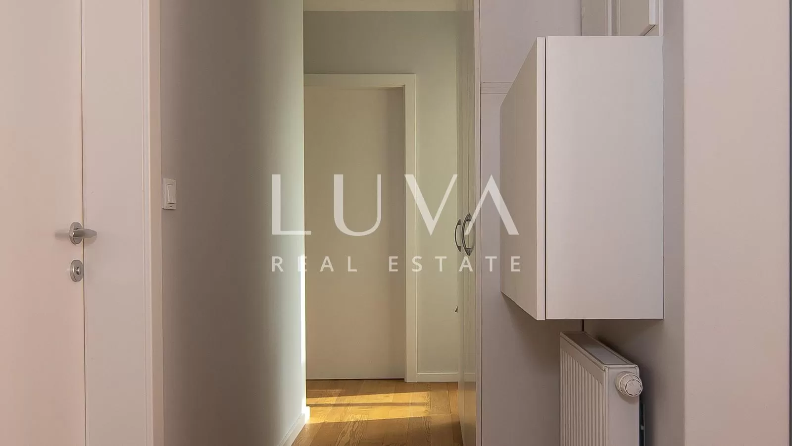 Stenjevec, Wohnung zum Verkauf, 93 m², vier Zimmer mit Terrasse und Parkplatz