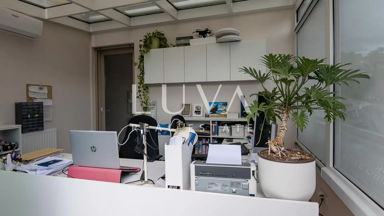 Stenjevec, Wohnung zum Verkauf, 93 m², vier Zimmer mit Terrasse und Parkplatz