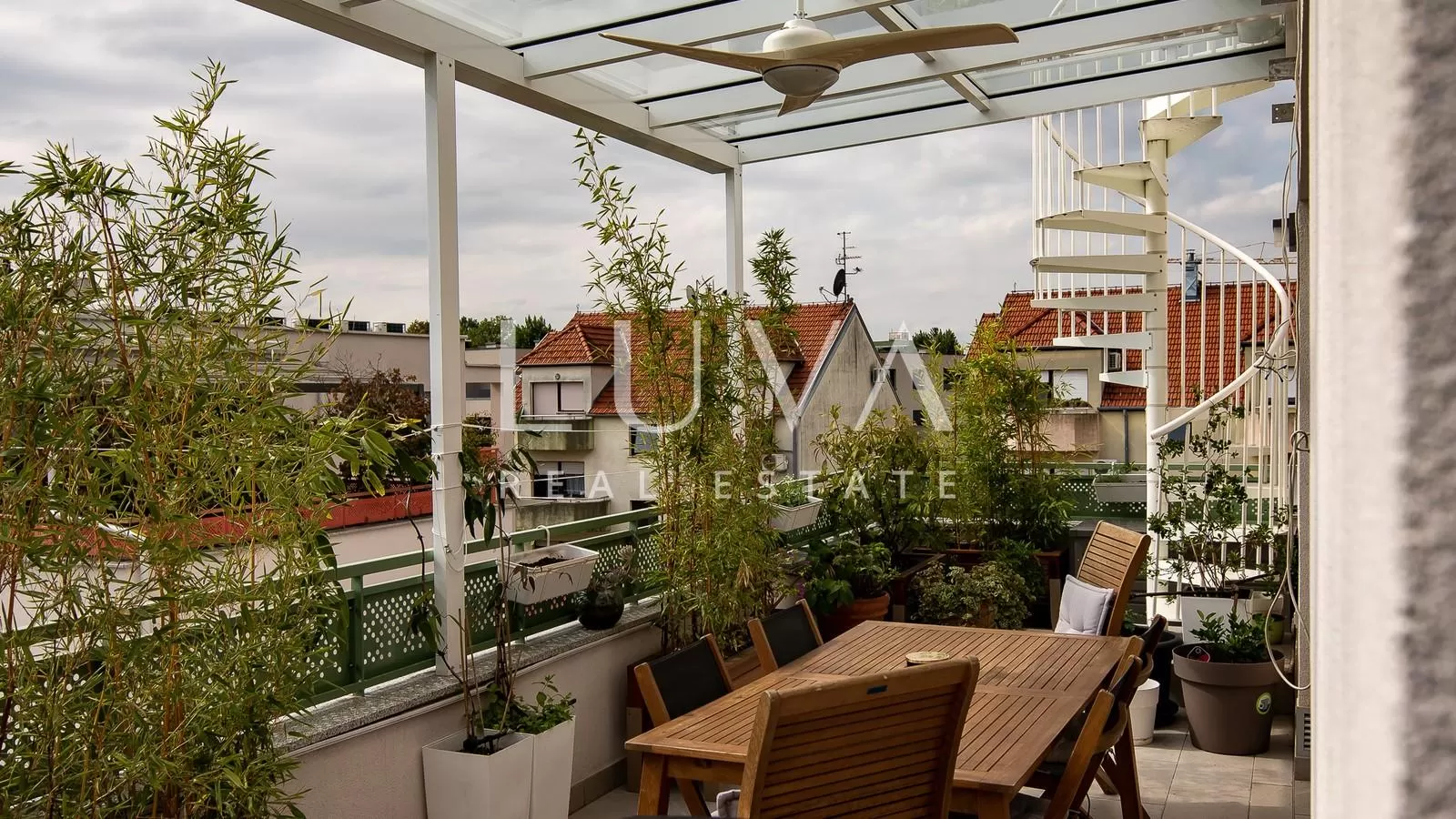 Stenjevec, Wohnung zum Verkauf, 93 m², vier Zimmer mit Terrasse und Parkplatz