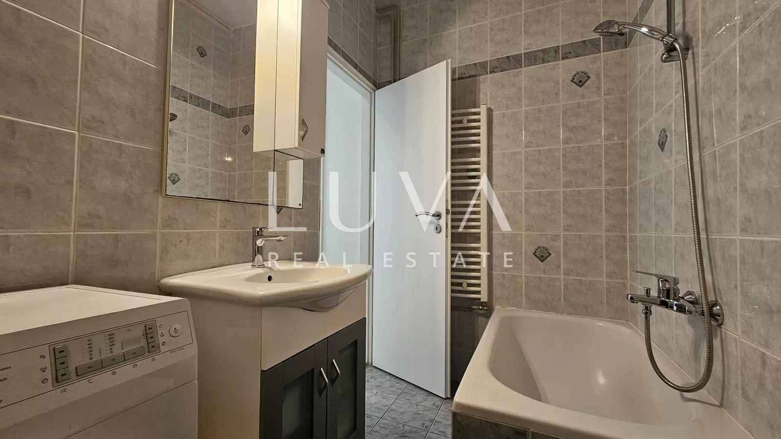 Zagreb, Trešnjevka, 2s stan 54,75m2 s garažom