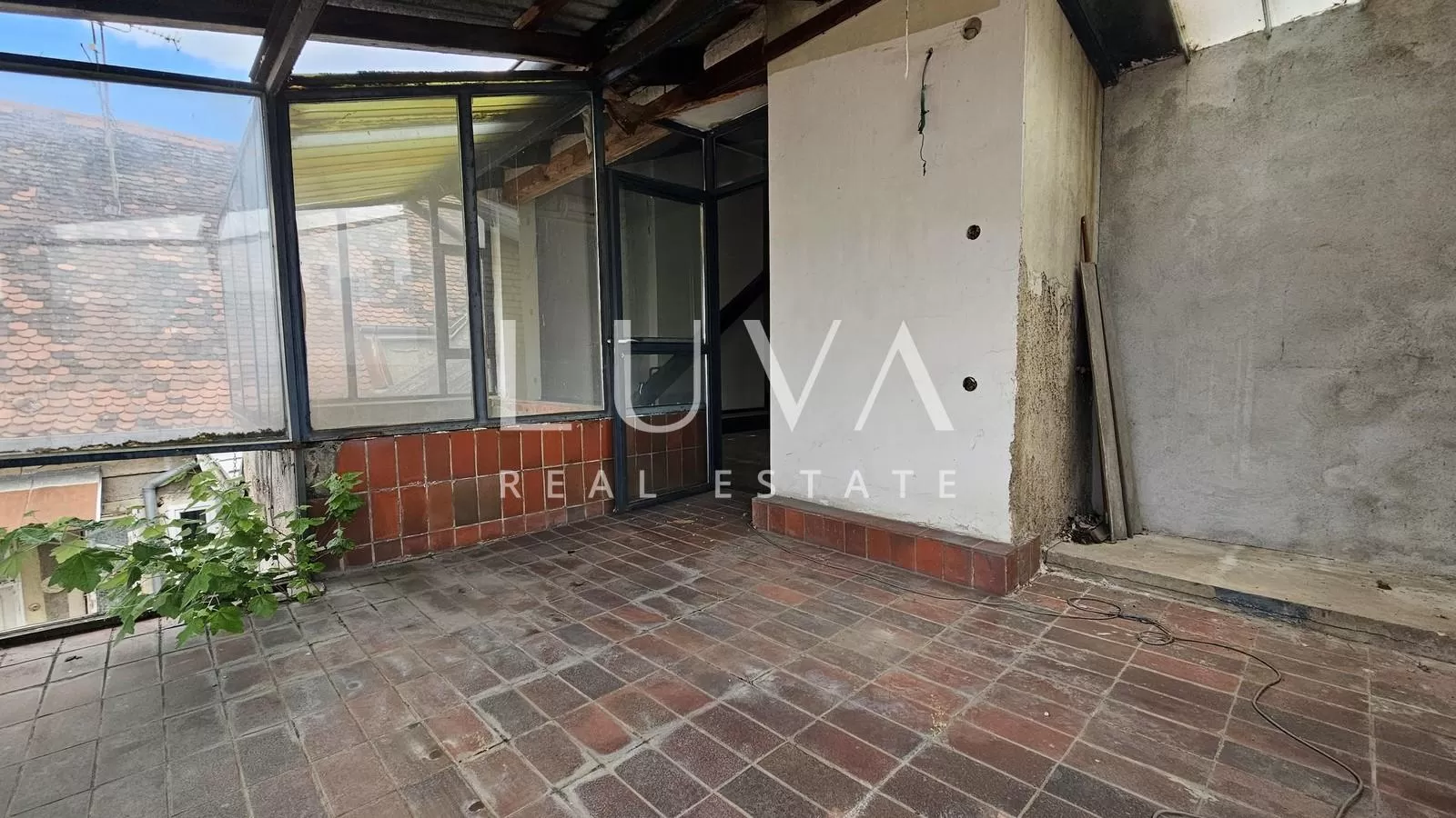 Zentrum Zagreb, 228,56 m2 Maisonette zur Sanierung zu verkaufen