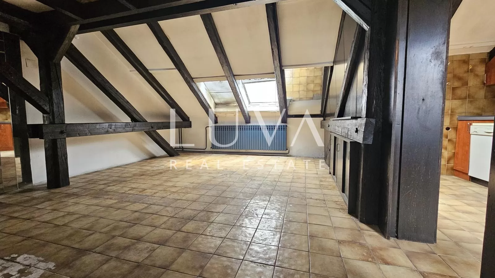 Zentrum Zagreb, 228,56 m2 Maisonette zur Sanierung zu verkaufen
