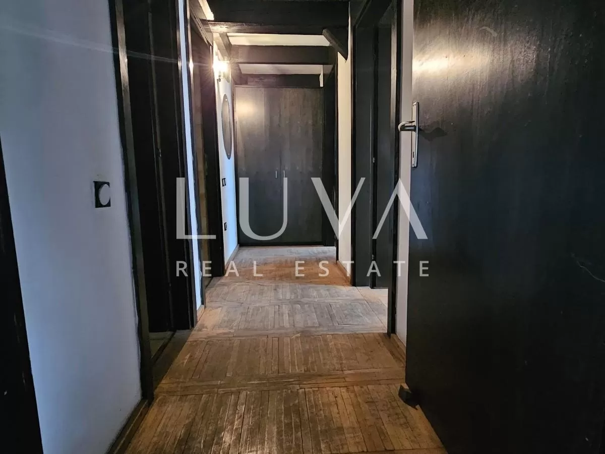 Zentrum Zagreb, 228,56 m2 Maisonette zur Sanierung zu verkaufen
