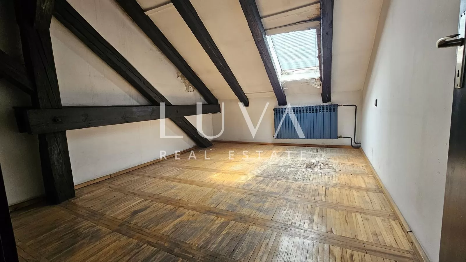 Zentrum Zagreb, 228,56 m2 Maisonette zur Sanierung zu verkaufen
