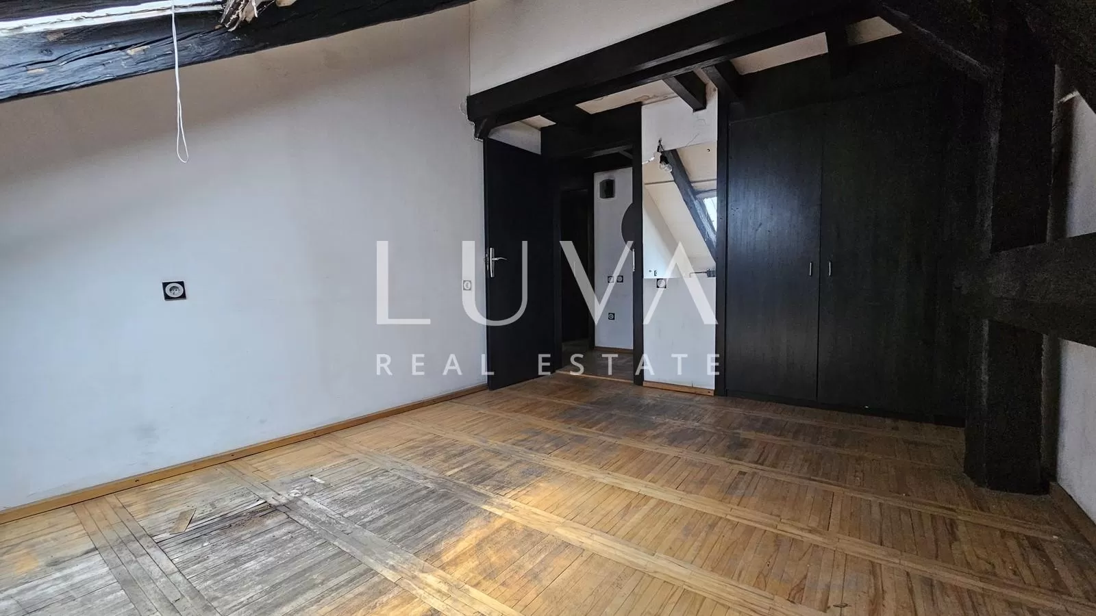 Zentrum Zagreb, 228,56 m2 Maisonette zur Sanierung zu verkaufen