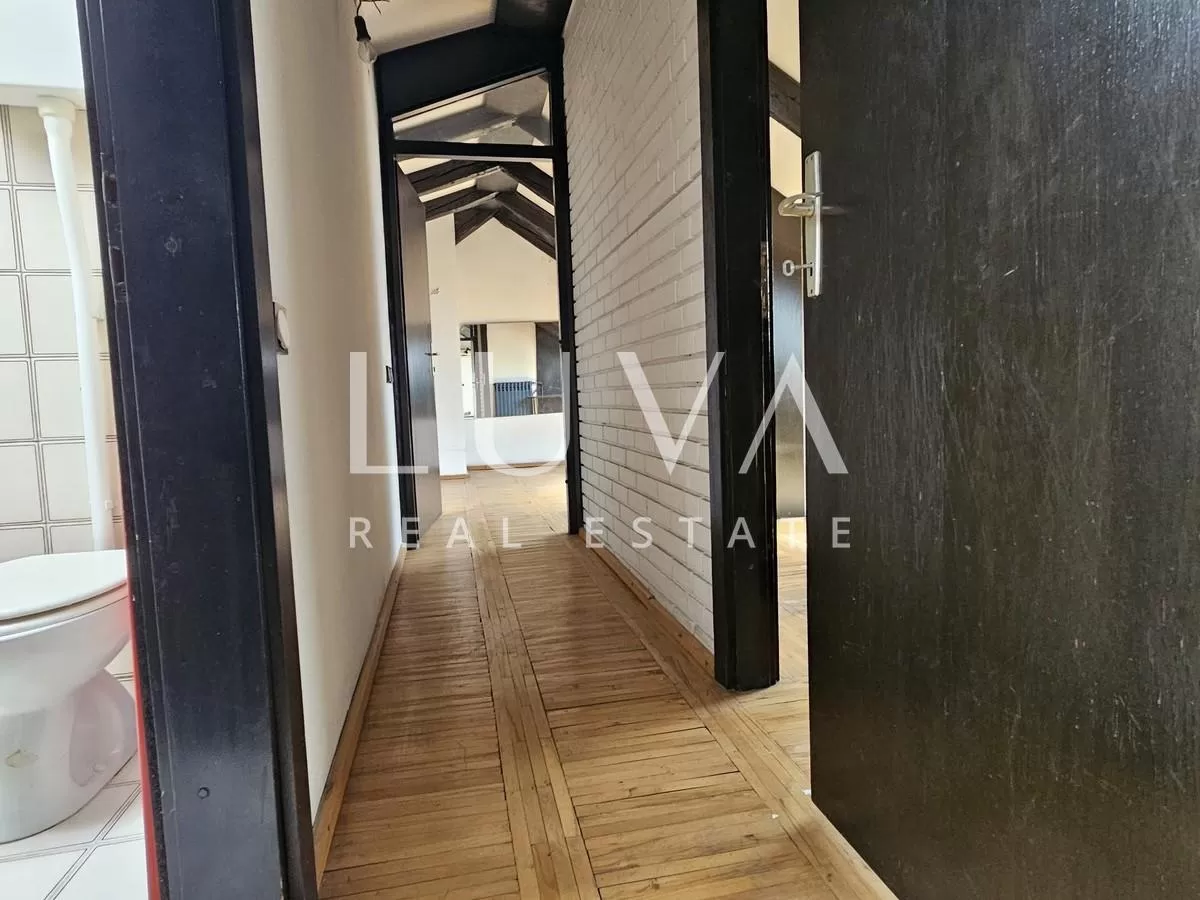 Zentrum Zagreb, 228,56 m2 Maisonette zur Sanierung zu verkaufen