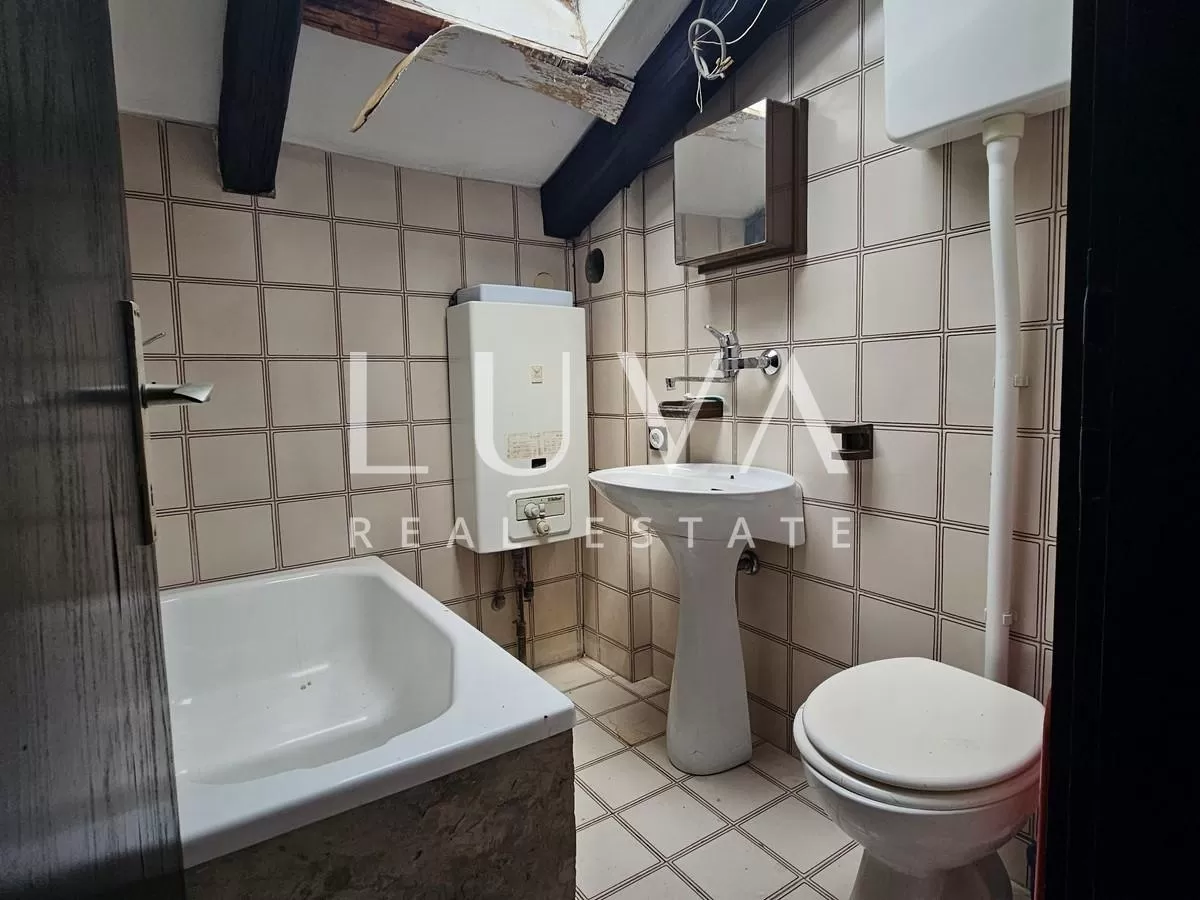 Zentrum Zagreb, 228,56 m2 Maisonette zur Sanierung zu verkaufen