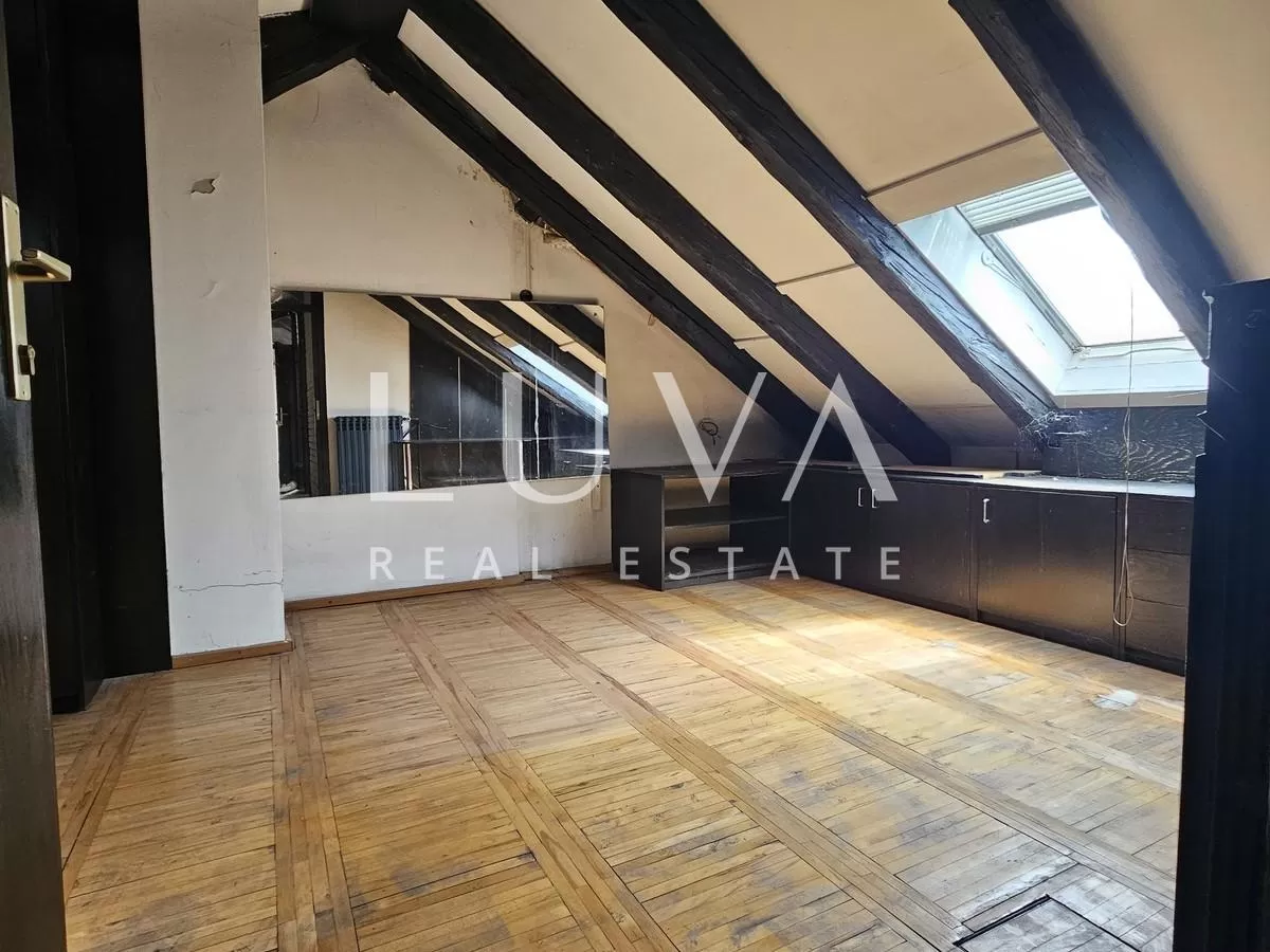 Zentrum Zagreb, 228,56 m2 Maisonette zur Sanierung zu verkaufen