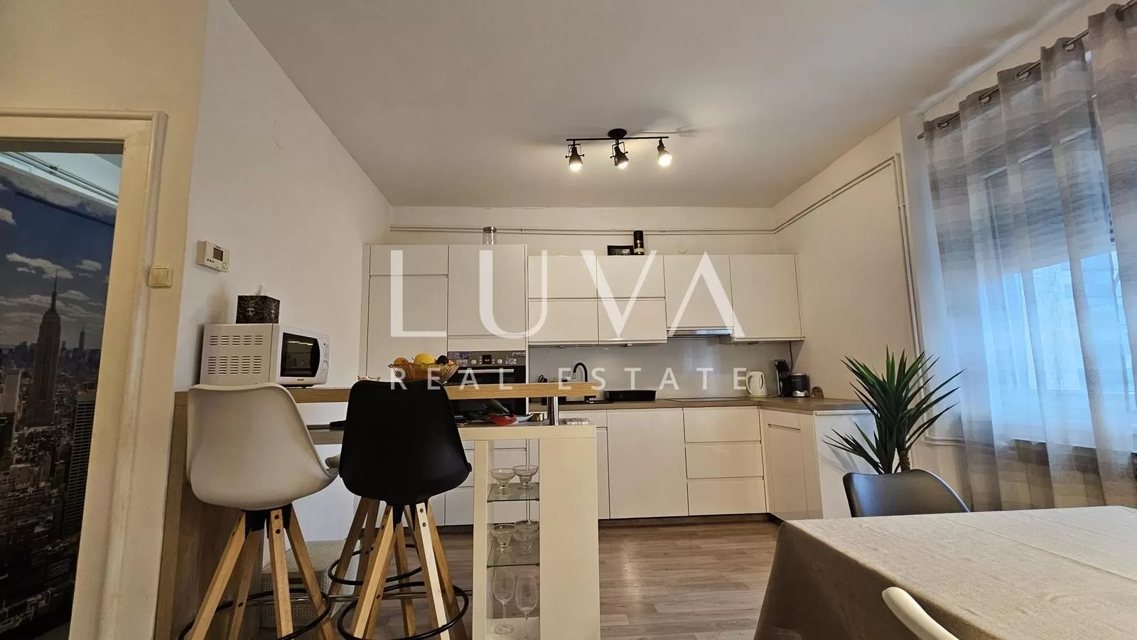 Zagreb, Donji Grad, 4-Zi.-Wohnung mit Dachterrasse, Verkauf