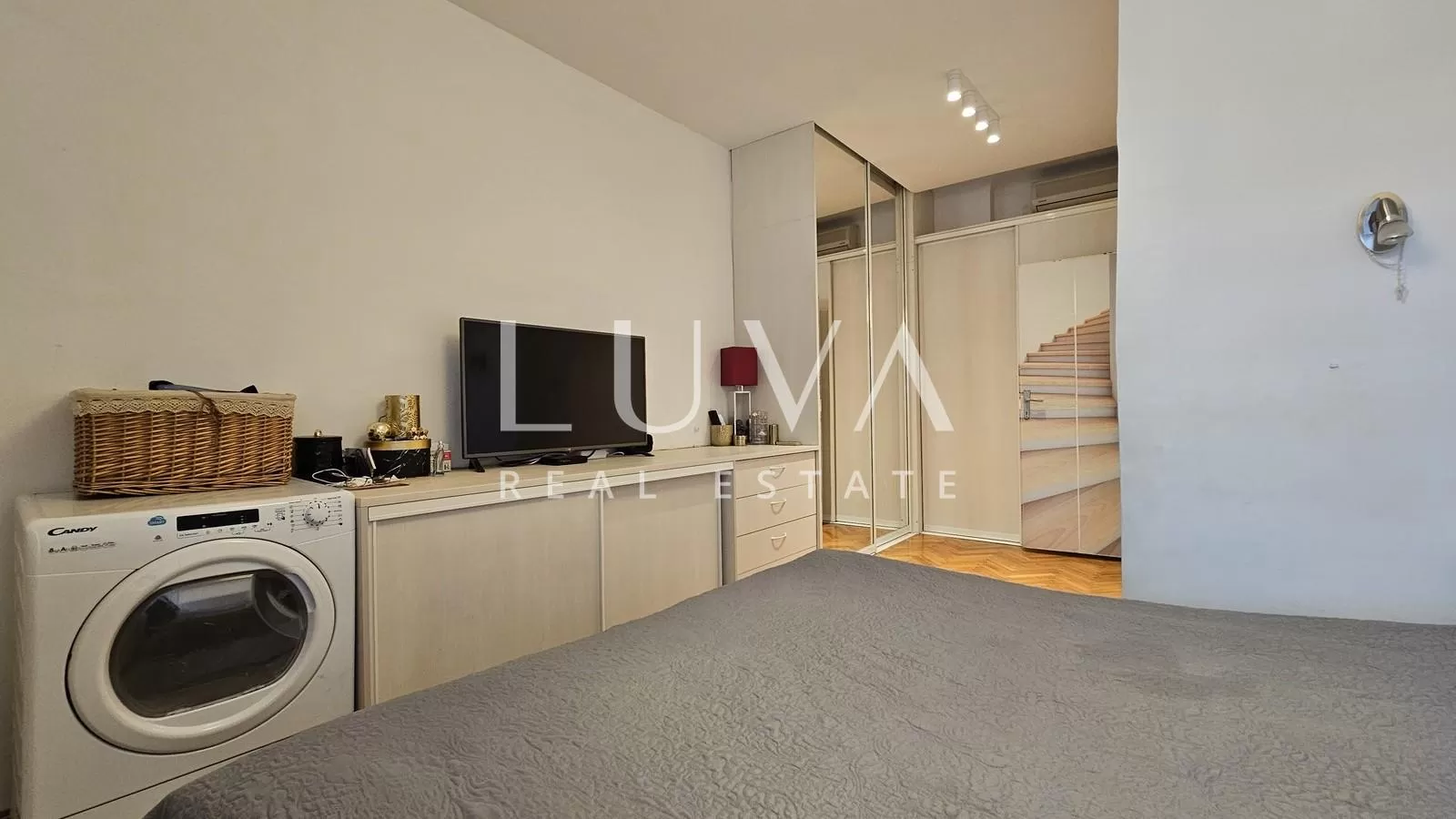 Zagreb, Donji Grad, 4-Zi.-Wohnung mit Dachterrasse, Verkauf