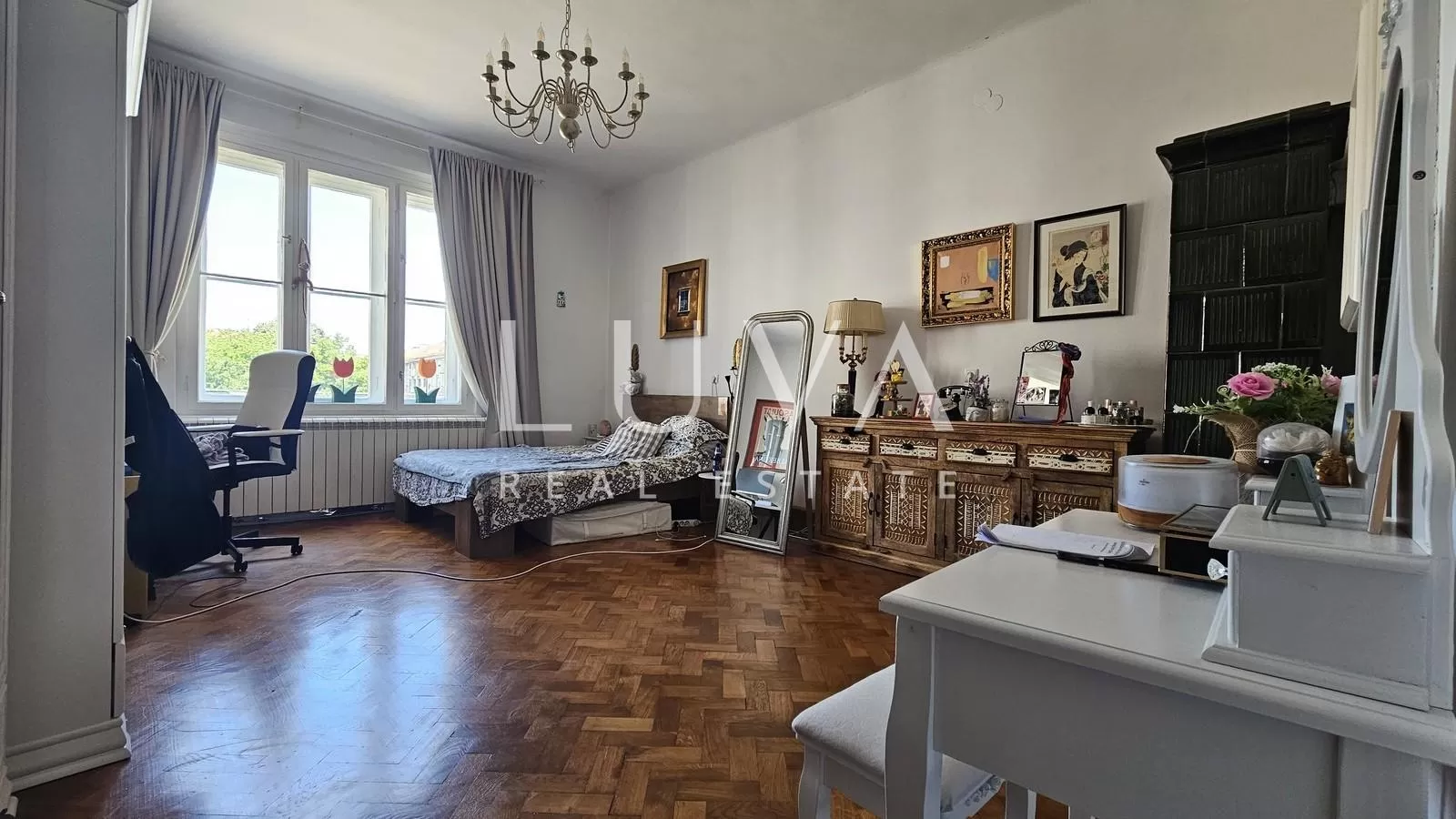 Zagreb, Zentrum, großzügige 3-Zi.-Whg. mit Balkon, 93,35 m2