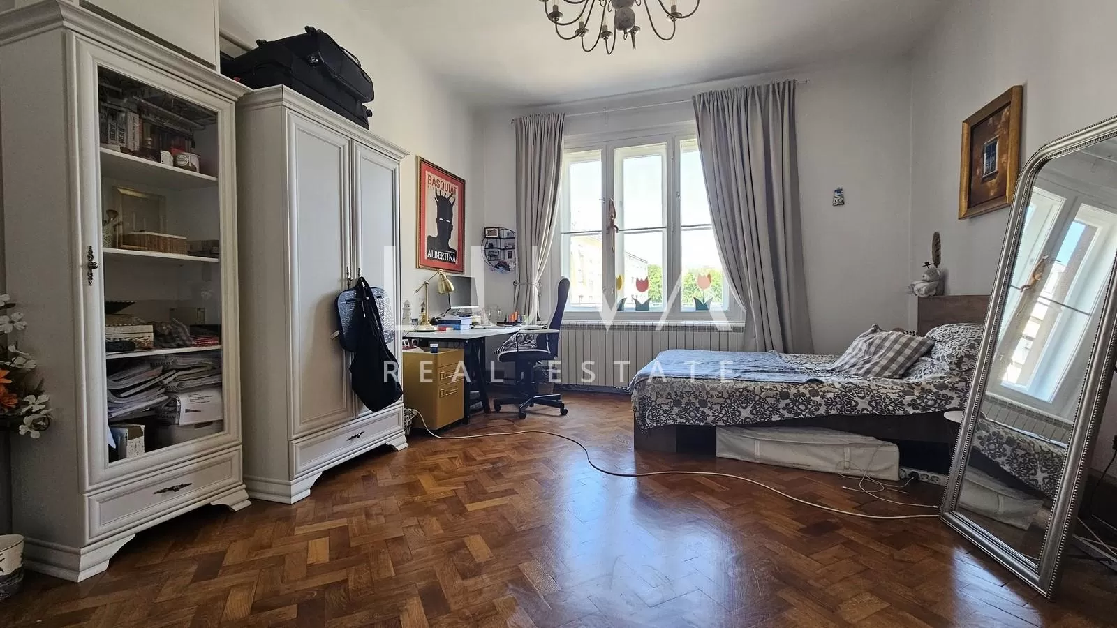 Zagreb, Zentrum, großzügige 3-Zi.-Whg. mit Balkon, 93,35 m2