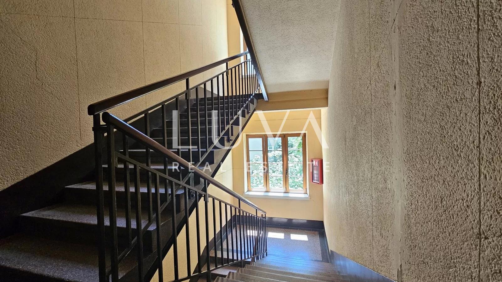 Zagreb, Zentrum, großzügige 3-Zi.-Whg. mit Balkon, 93,35 m2