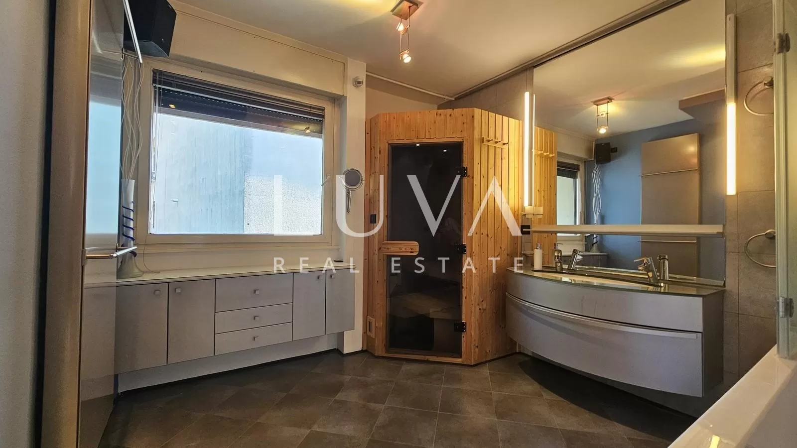 Zagreb, Medvedgradska, luksuzan 4s stan 140m2 za najam