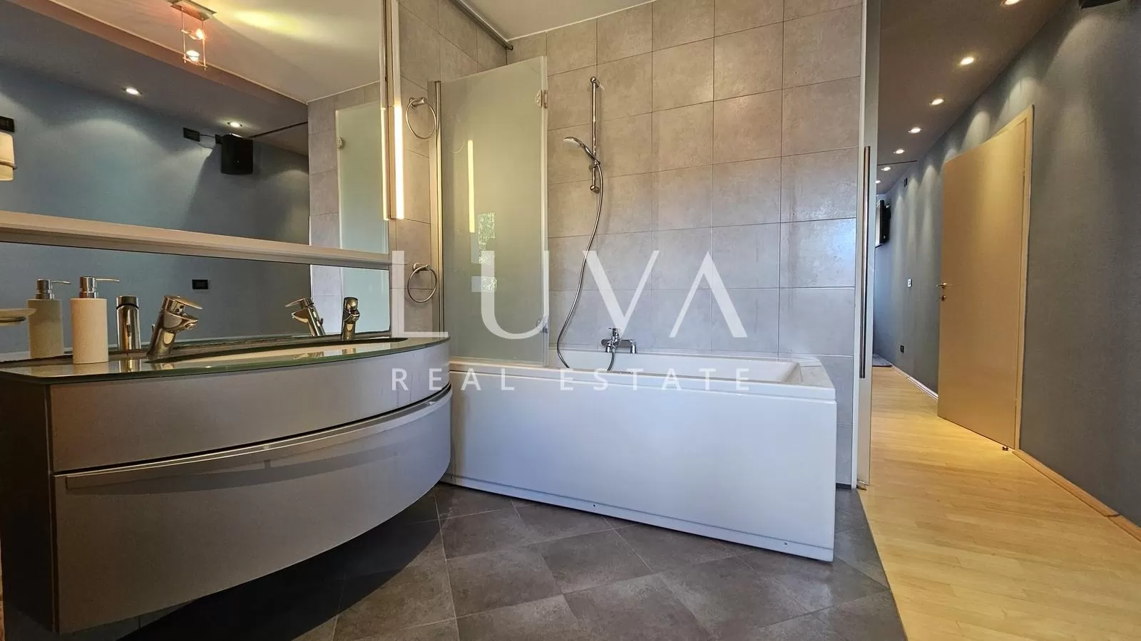 Zagreb, Medvedgradska, luksuzan 4s stan 140m2 za najam