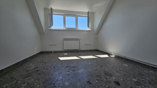Sesvete, centar, novouređeni poslovni prostor 144m2 za najam