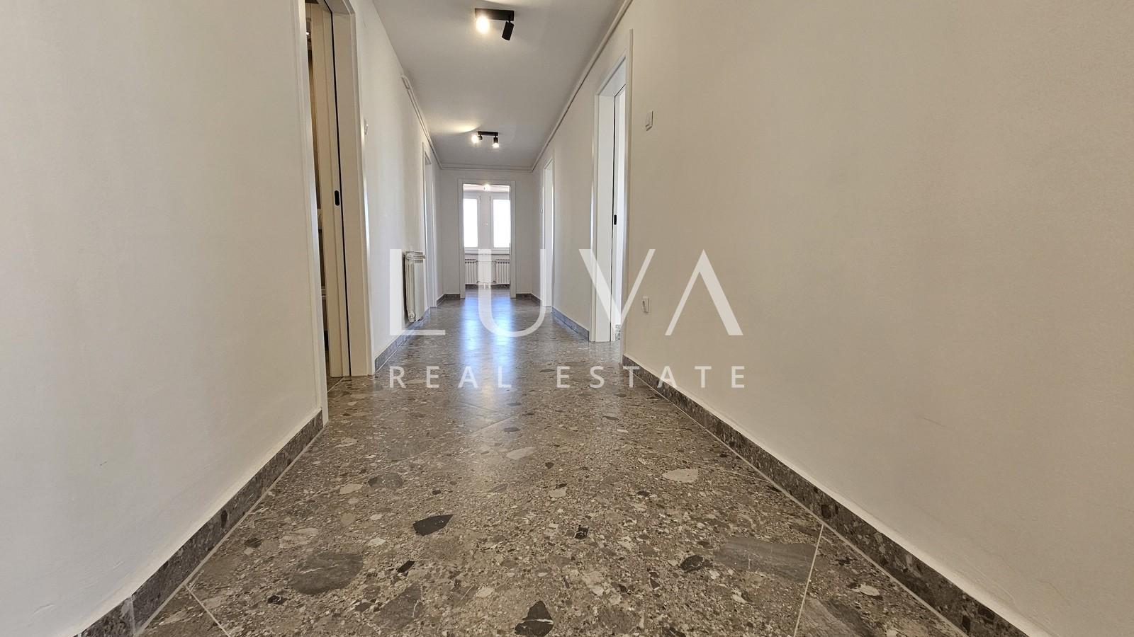 Sesvete, centar, novouređeni poslovni prostor 144m2 za najam