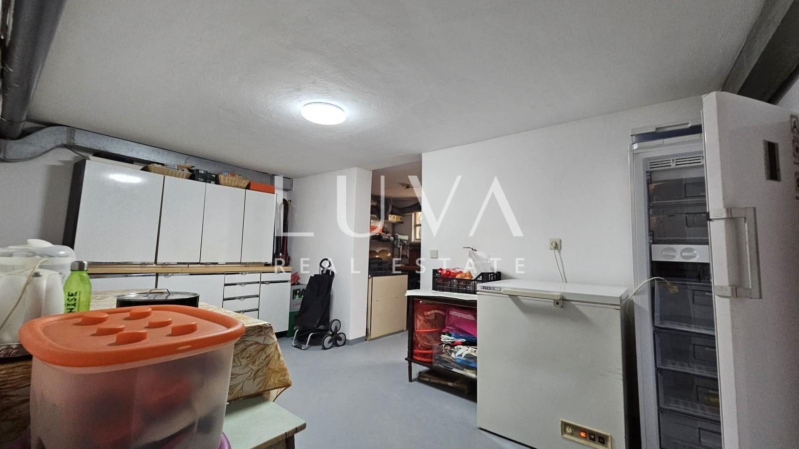 Zagreb Dugave terraced house 230 m2 + garden for sale