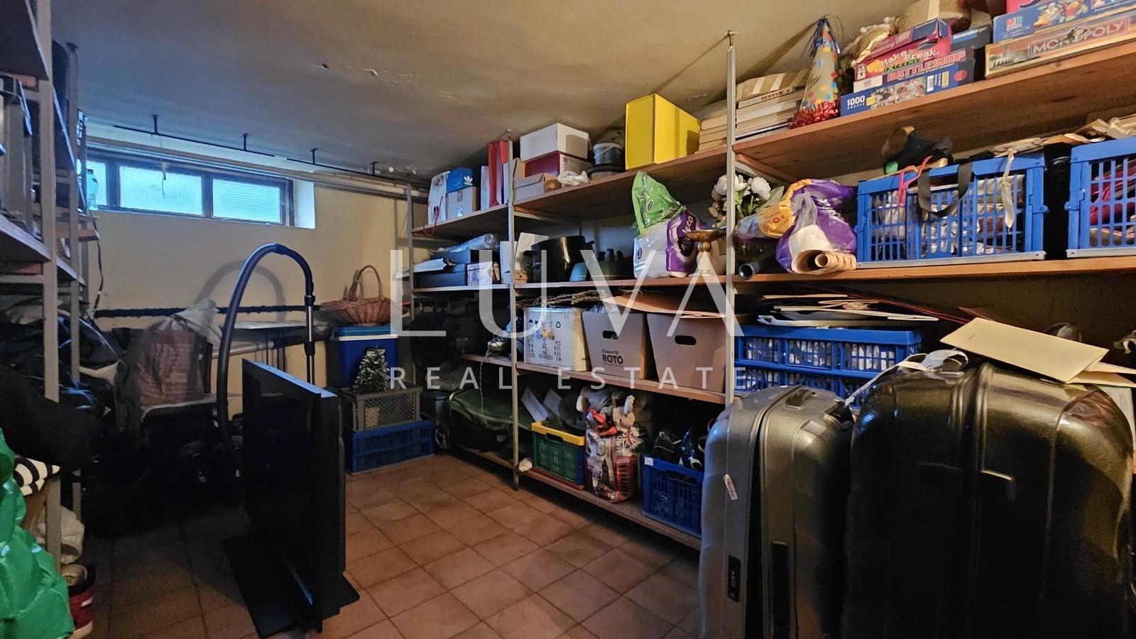 Zagreb, Lašćina, kuća 350m2 s dvorištem, prodaja