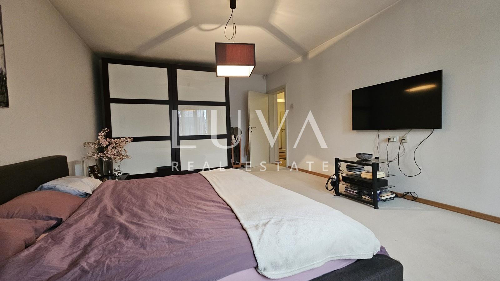 Zagreb, Lašćina, kuća 350m2 s dvorištem, prodaja