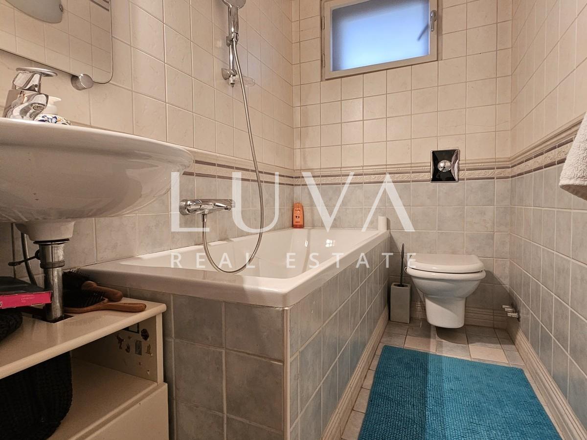 Zagreb, Lašćina, kuća 350m2 s dvorištem, prodaja