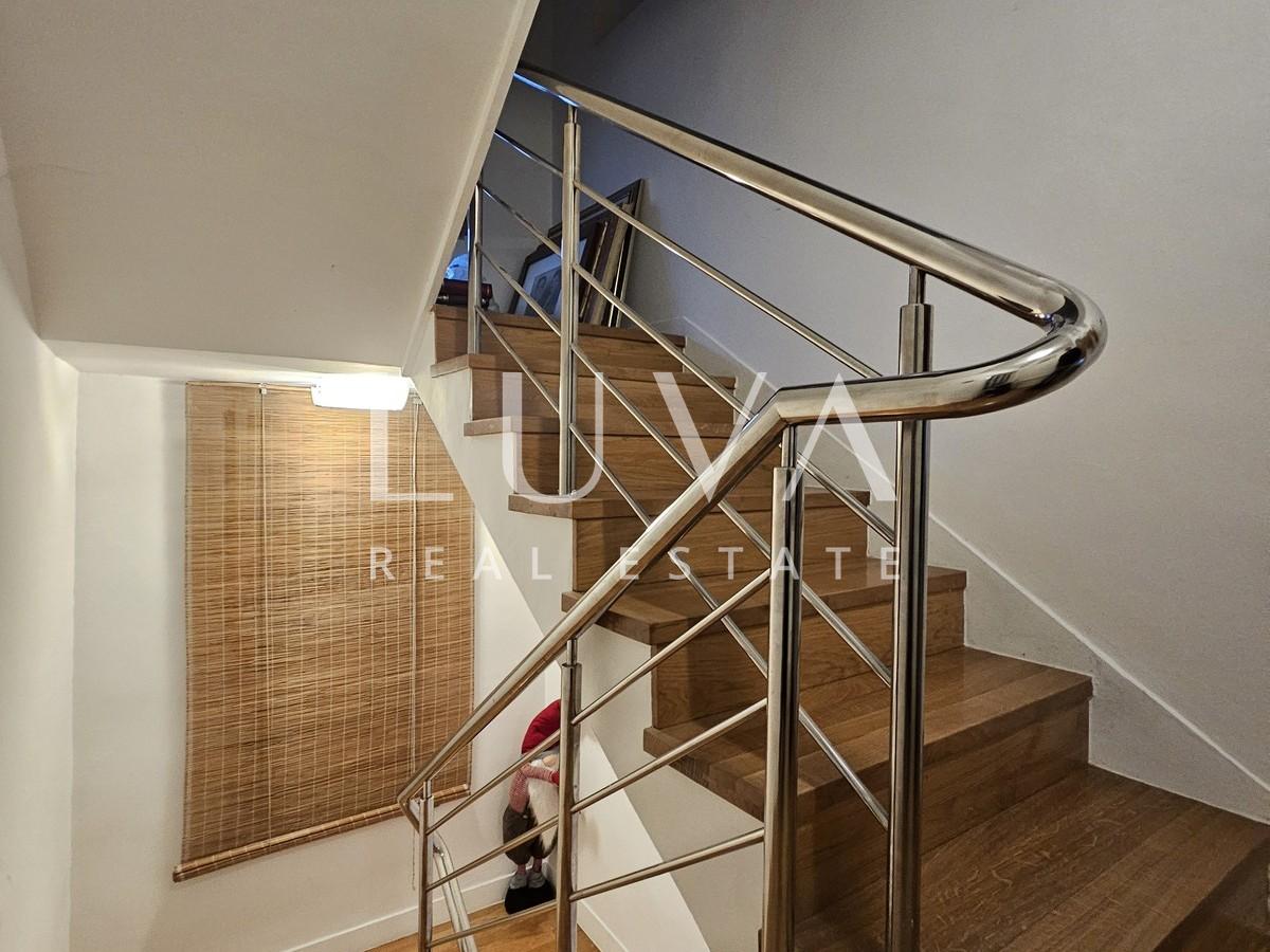 Zagreb, Lašćina, kuća 350m2 s dvorištem, prodaja