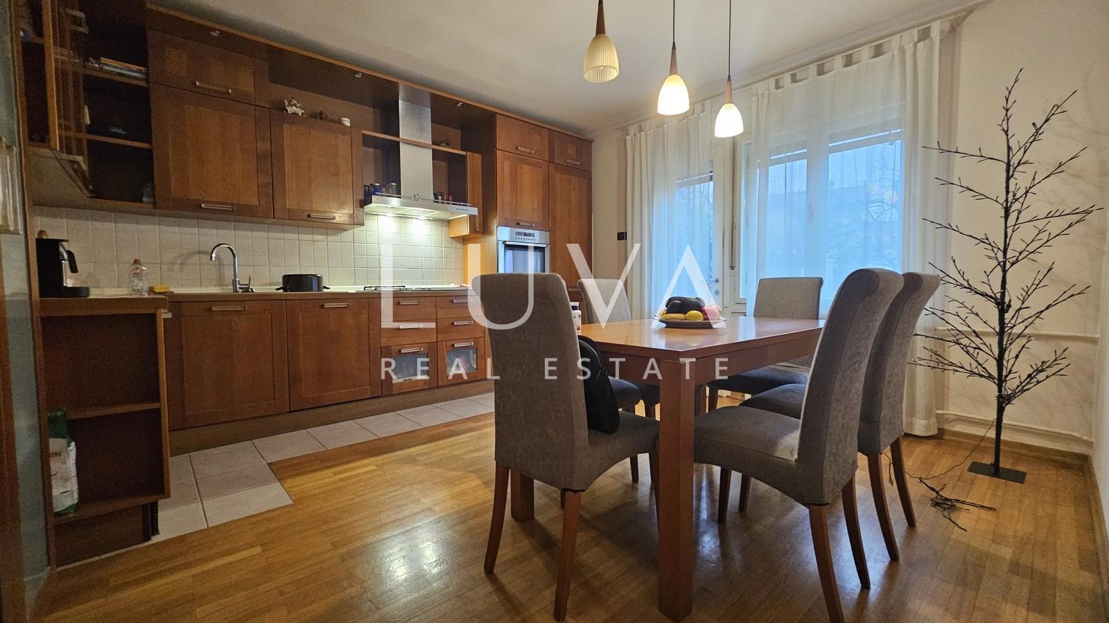 Zagreb, Lašćina, kuća 350m2 s dvorištem, prodaja