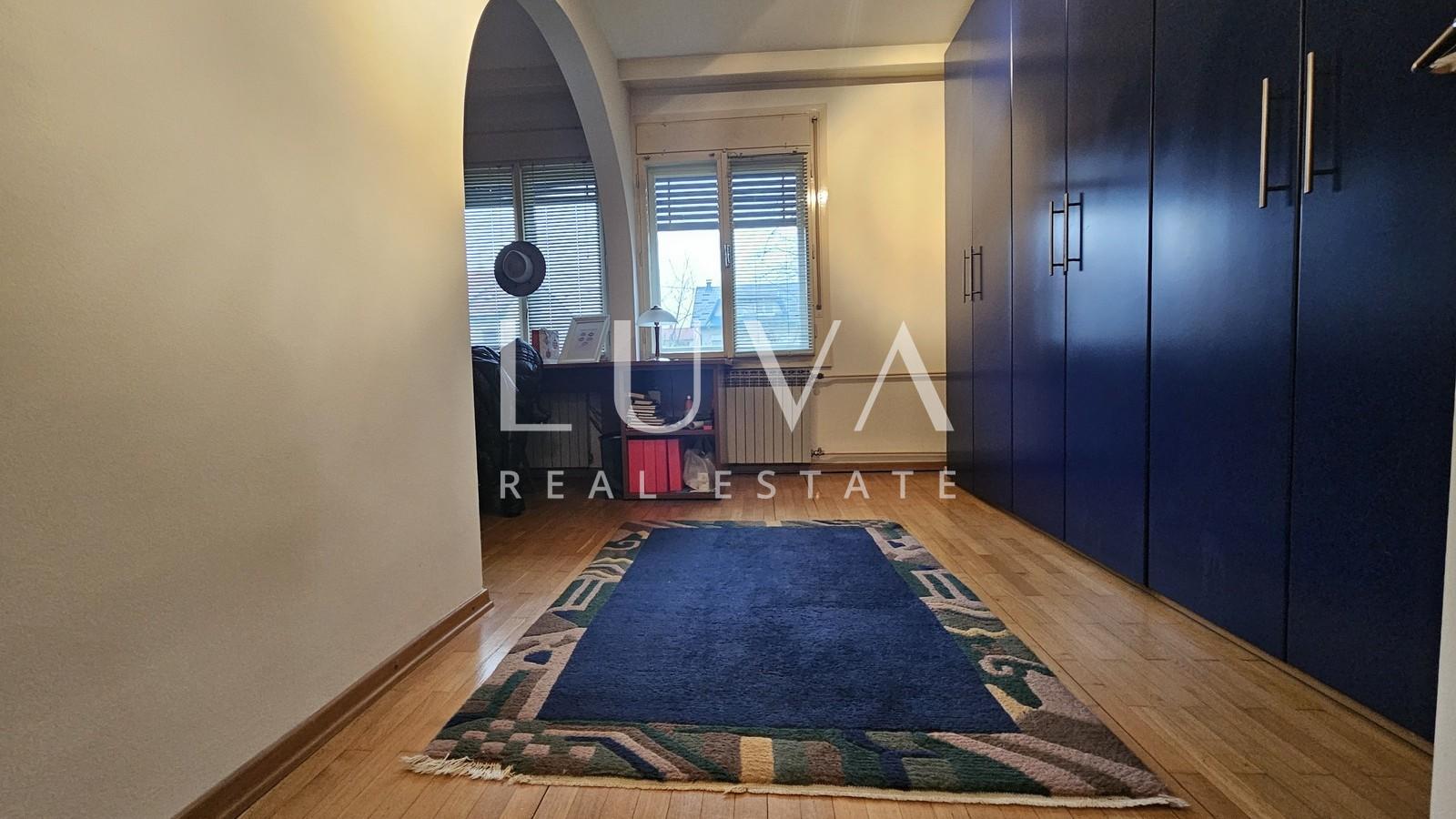 Zagreb, Lašćina, kuća 350m2 s dvorištem, prodaja