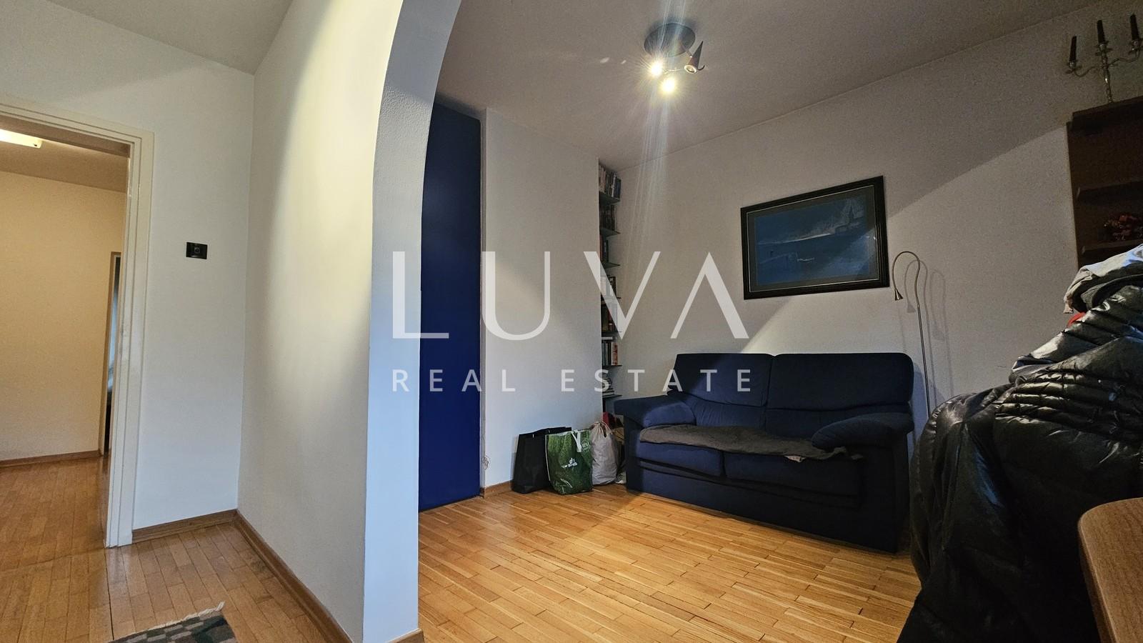 Zagreb, Lašćina, kuća 350m2 s dvorištem, prodaja