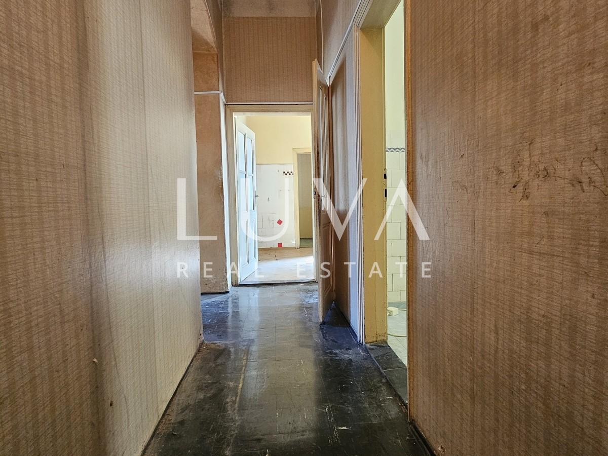 Zagreb, Svacic Platz, 135 m2 Wohnung zur Renovierung