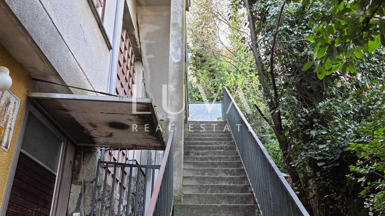 Zagreb, house for renovation or demolition for sale near Cmrok