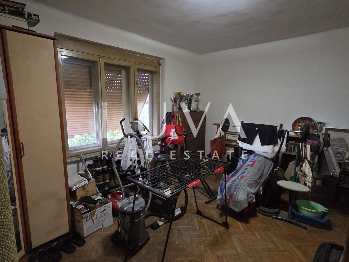 Zagreb, Pantovčak – 3-room apartment, 73 m², garage, for renovation, for sale