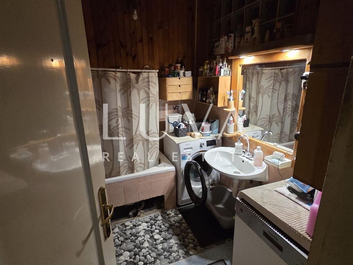 Zagreb, Pantovčak – 3-room apartment, 73 m², garage, for renovation, for sale