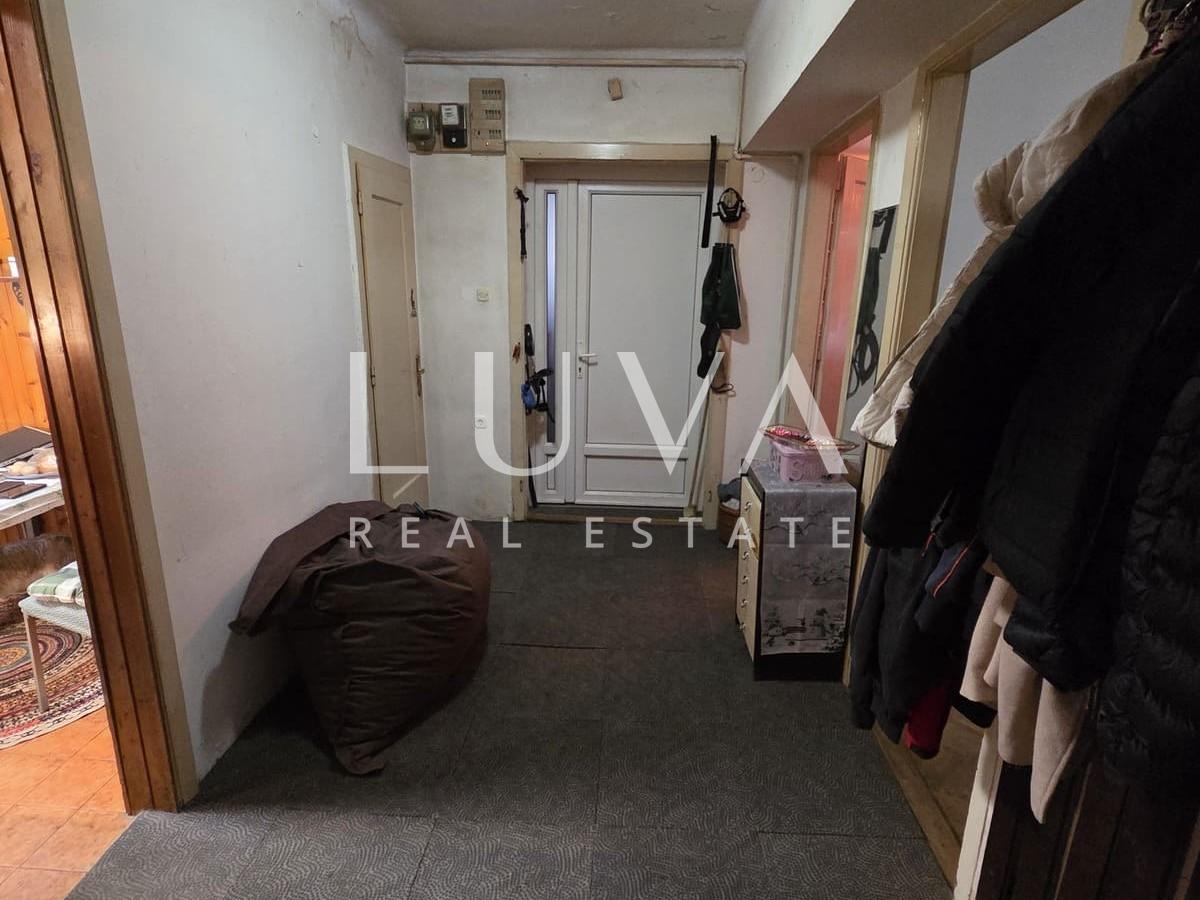 Zagreb, Pantovčak – 3-room apartment, 73 m², garage, for renovation, for sale