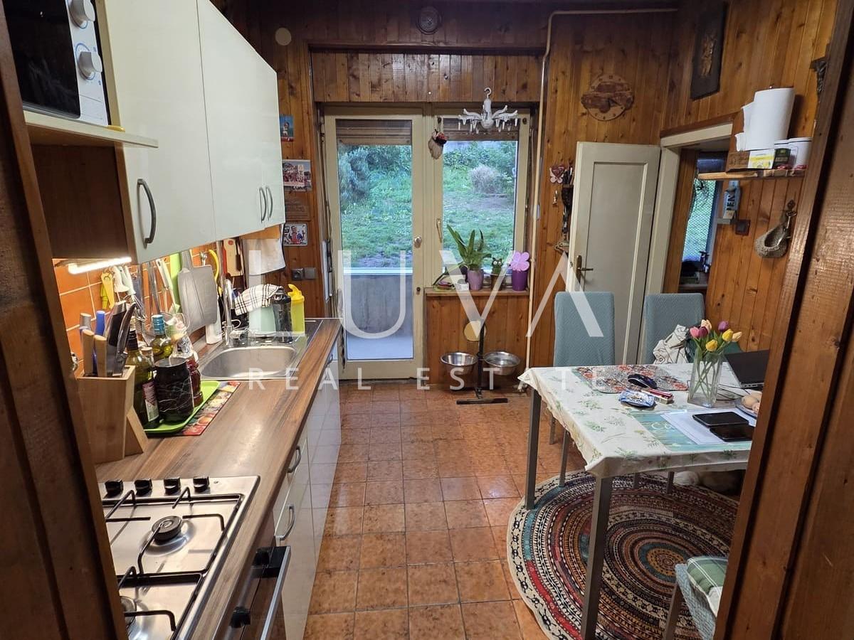 Zagreb, Pantovčak – 3-room apartment, 73 m², garage, for renovation, for sale