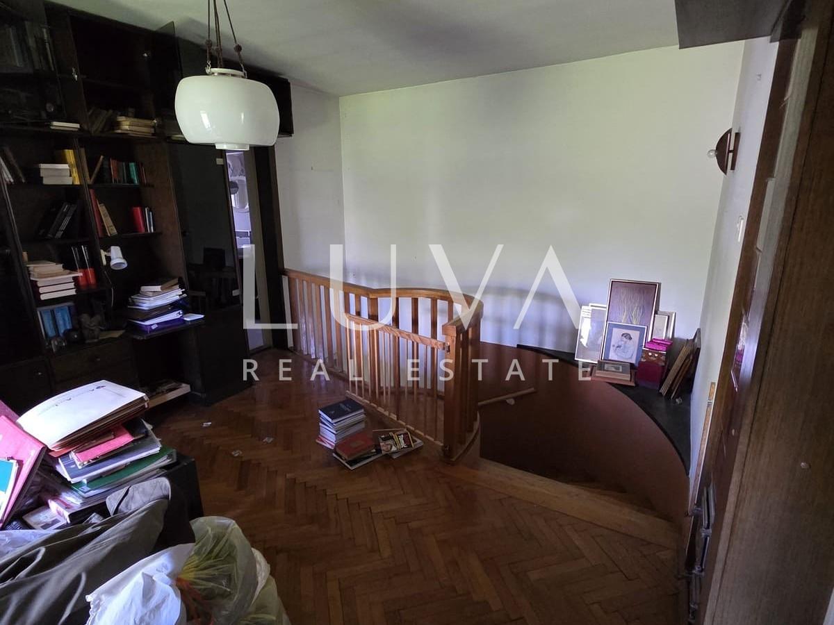 Zagreb, Tuškanac, semi detached house for renovation for sale