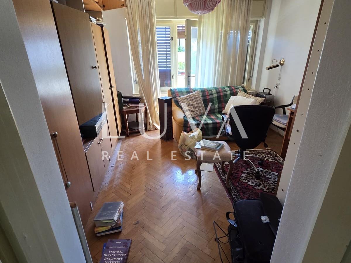 Zagreb, Tuškanac, semi detached house for renovation for sale