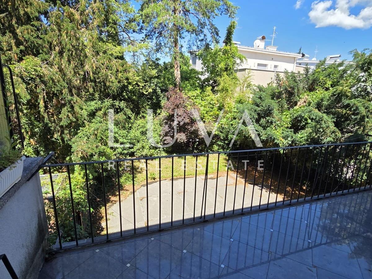 Zagreb, Tuškanac, semi detached house for renovation for sale