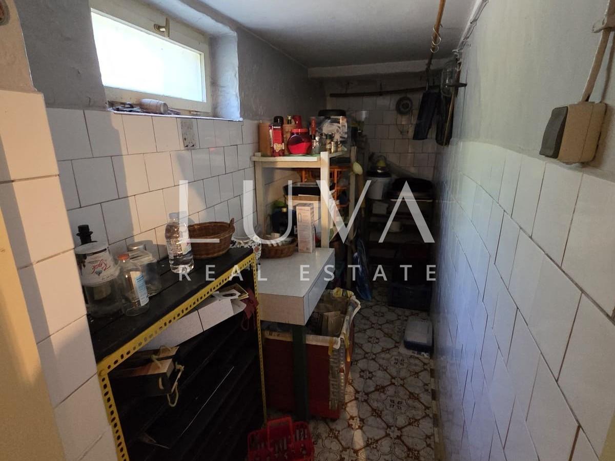Zagreb, Tuškanac, semi detached house for renovation for sale