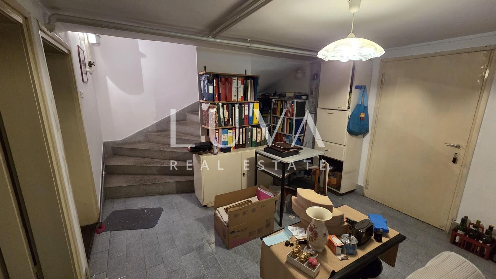 Zagreb, Tuškanac, semi detached house for renovation for sale
